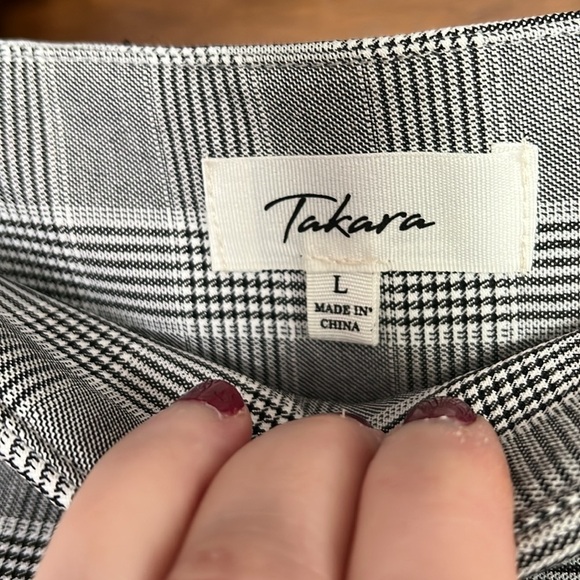 TAKARA Black/Gray/White Plaid Side Zip Mini Skirt, Size Large, EUC. - Picture 4 of 7